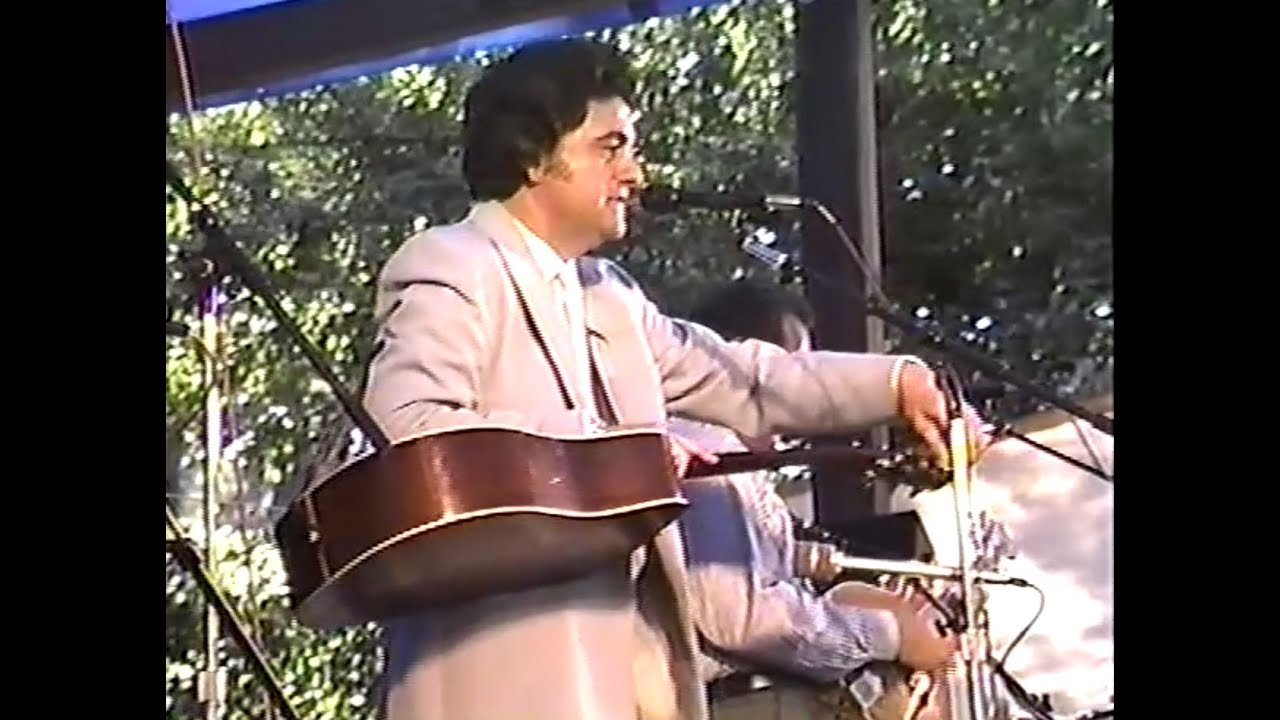 Larry Sparks - (Breaks A Guitar String) Live 