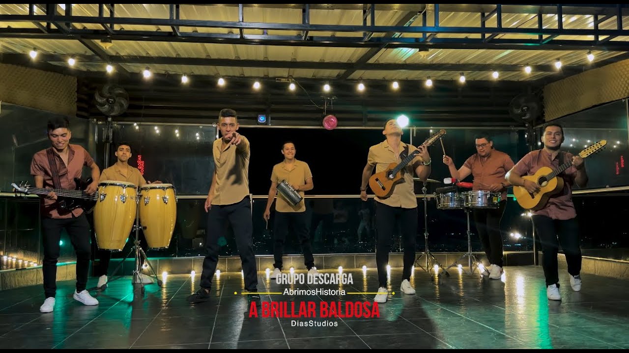 A brillar baldosa - Grupo Descarga (Video Oficial)