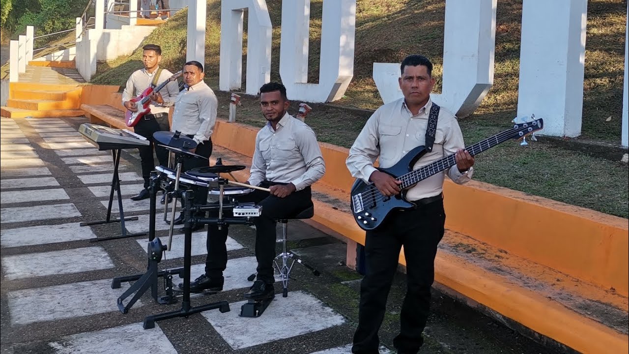 Las grandezas de Dios-Pista con letra-Salmistas de Jehová