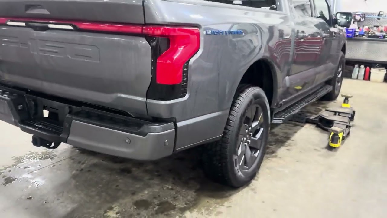 Осветительное оборудование для Ford F 150 2023 года выпуска, артикул #64381