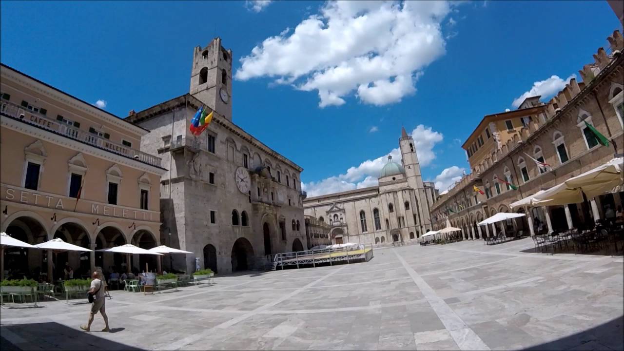 Ascoli Piceno ( IT   Marche ) -  jedno z najpiękniejszych miast Italii.