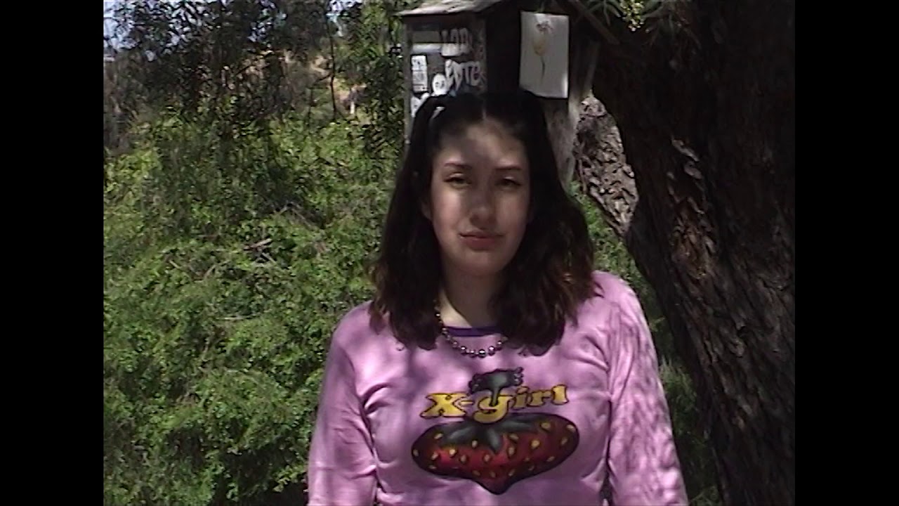 ELVIA - QUARANTINE SONG 4 MARIA PROD. BY EYEDRESS (OFFICIAL VIDEO)