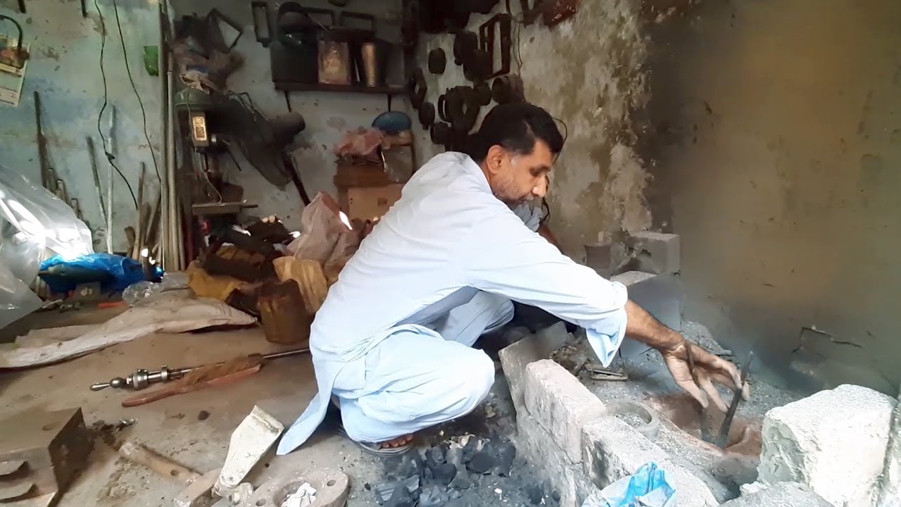 Amazing Melting Aluminum Casting Technique of the Local Worker