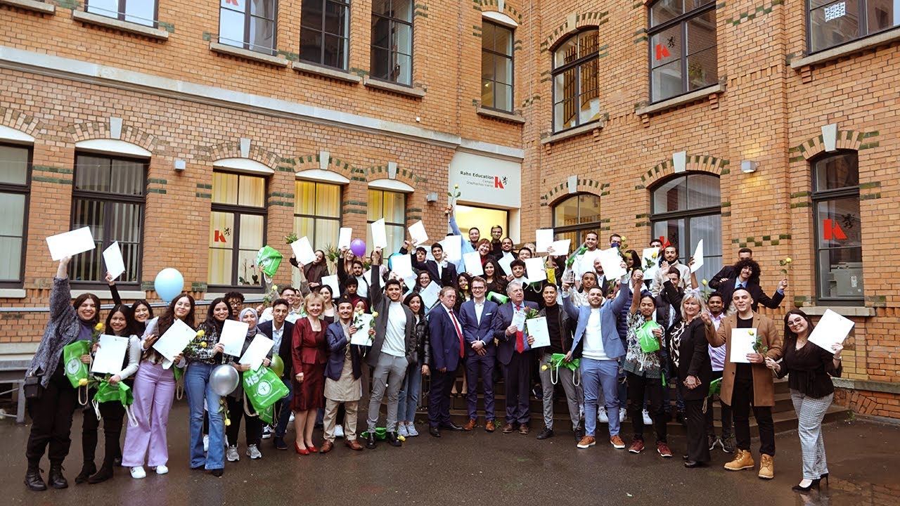 Feierliche Zeugnisausgabe WS 21/22, Privates Studienkolleg 