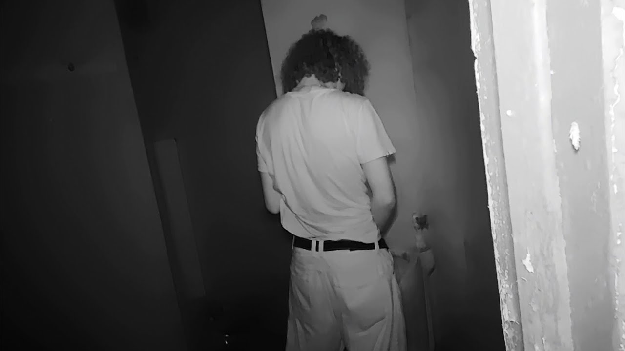 Exploring Abandoned Buildings 