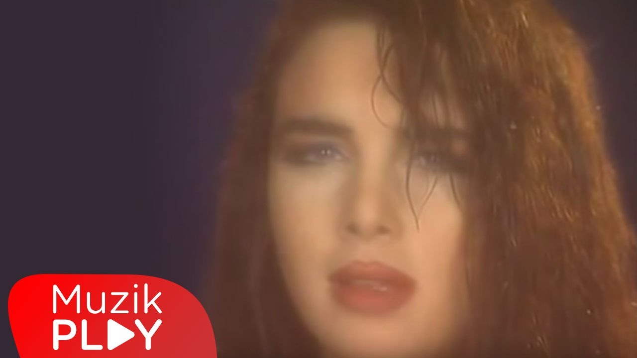 Seren Serengil - Ayrıldık (Official Video)