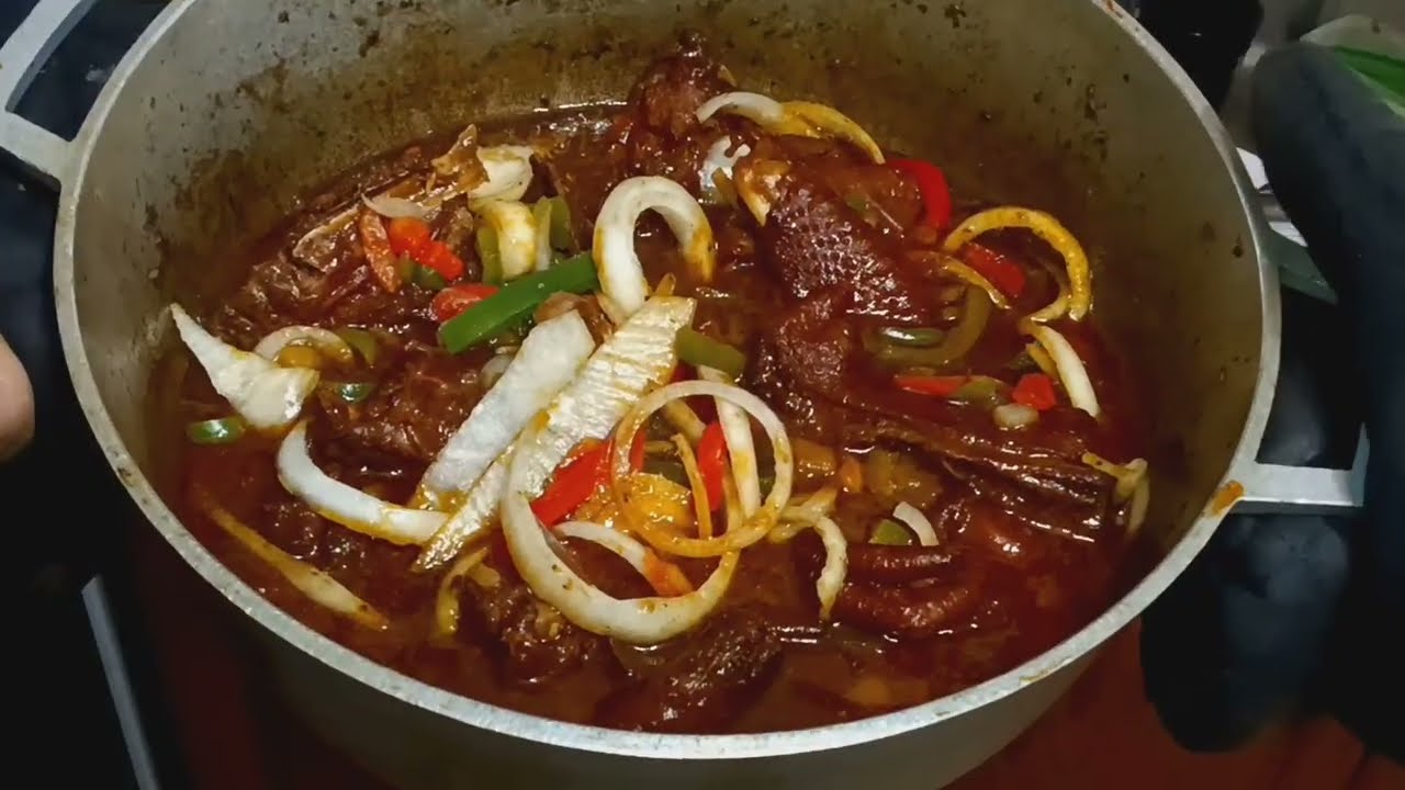 How To Cook A Delicious Stewing Hen/ Fowl Chicken(Poul Di)/ Haitian Fowl Chicken Recipe