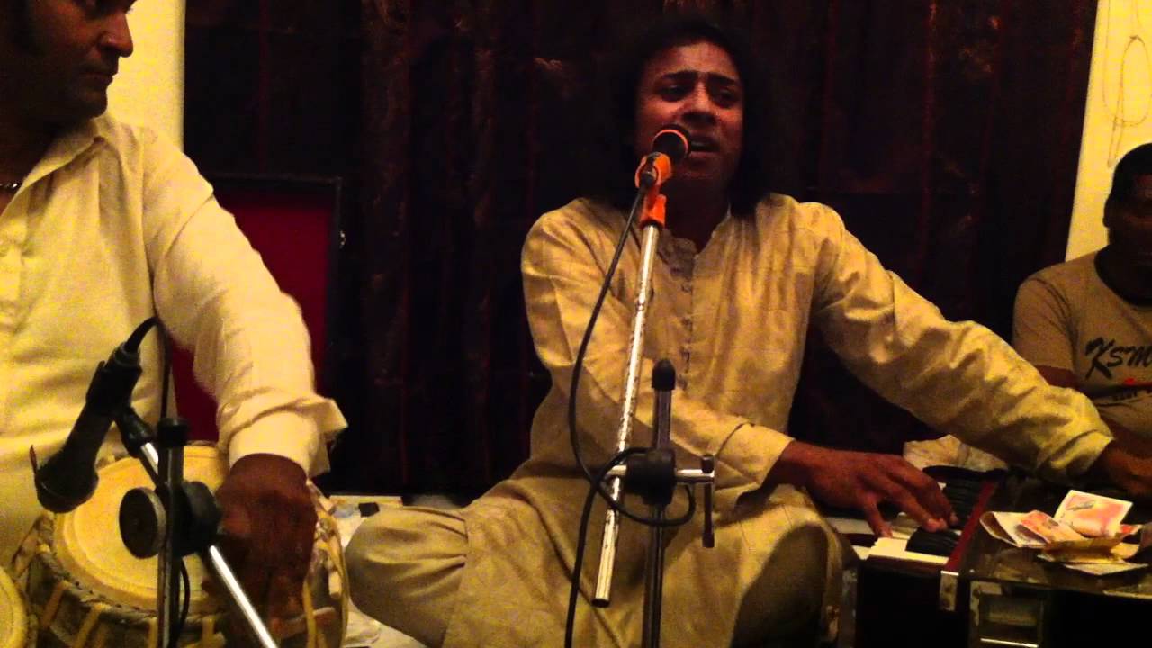 Mussarat singing Sanwarey.MOV