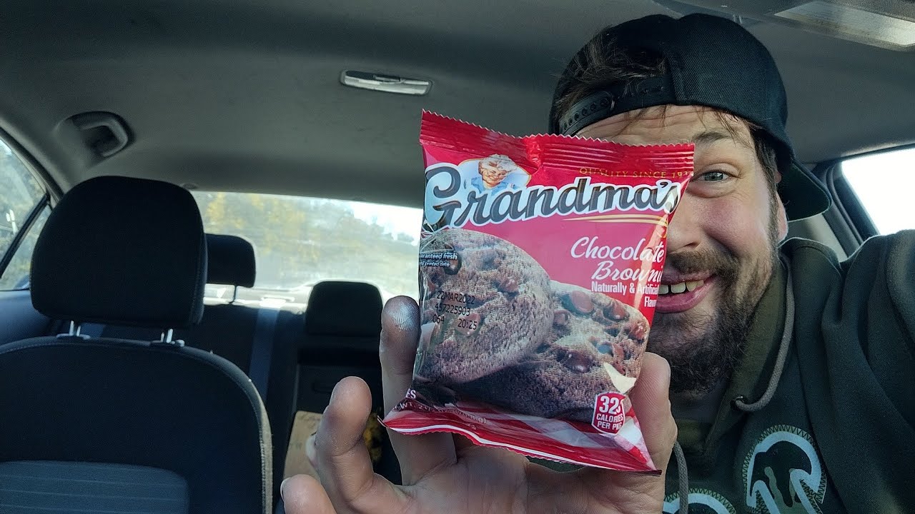 Chocolate Brownie Cookies by Grandma's | Frito Lay | Food / Drink Review