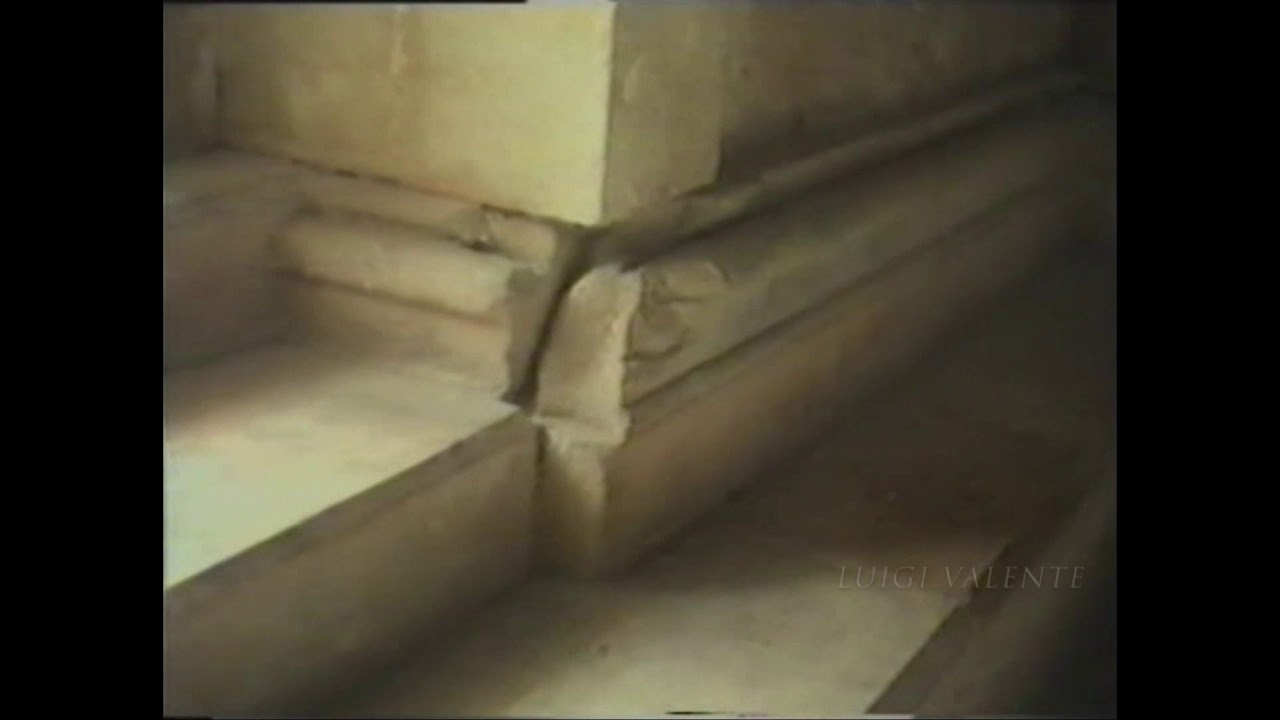 CASTEL DEL MONTE PRIMA DEL RESTAURO   1991