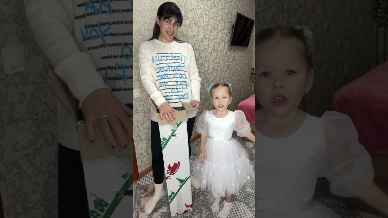 Розпаковка ялиночки від Ксенії )) 