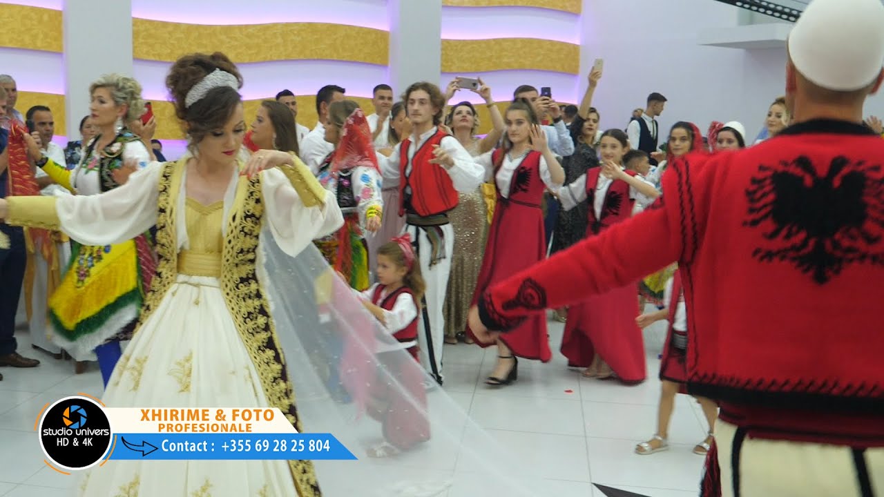 Dasma Sabriut & Elones
