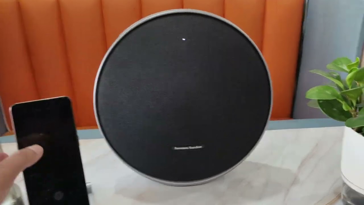 Test loa Harman Kardon Onyx Studio 9