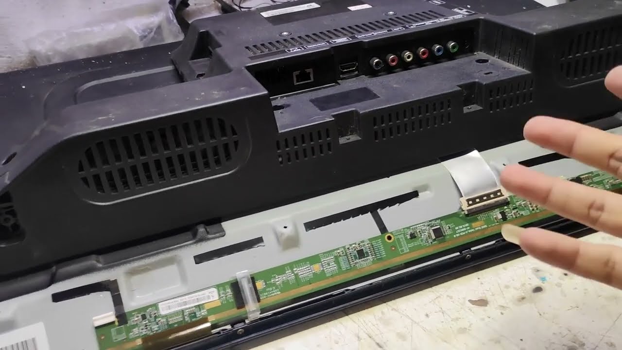 Tv Philco apenas com metade da imagem na tela! C.O.F danificado temos que dizer que é tela 