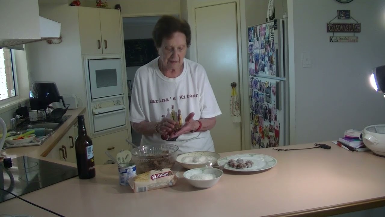 MARINA'S  KITCHEN----RUM  BALLS