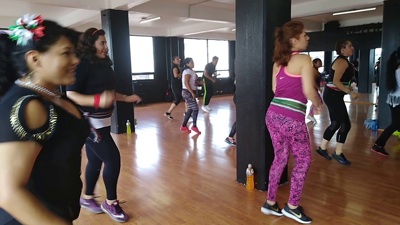 La chona by Los Tucanes de Tijuana Coreografía Dance Alive by Alejo Villarreal