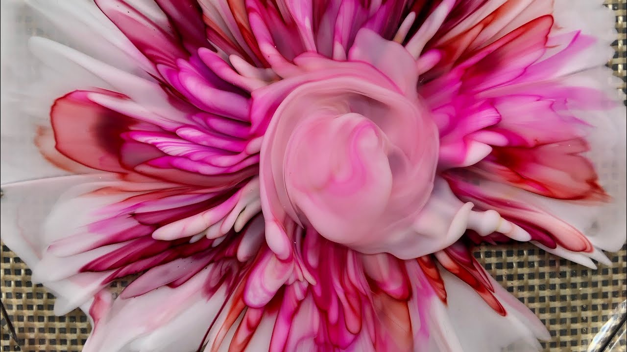 62-Beginners Resin Having A Play with a New Mold #resinflowers #beginners #oneofakind
