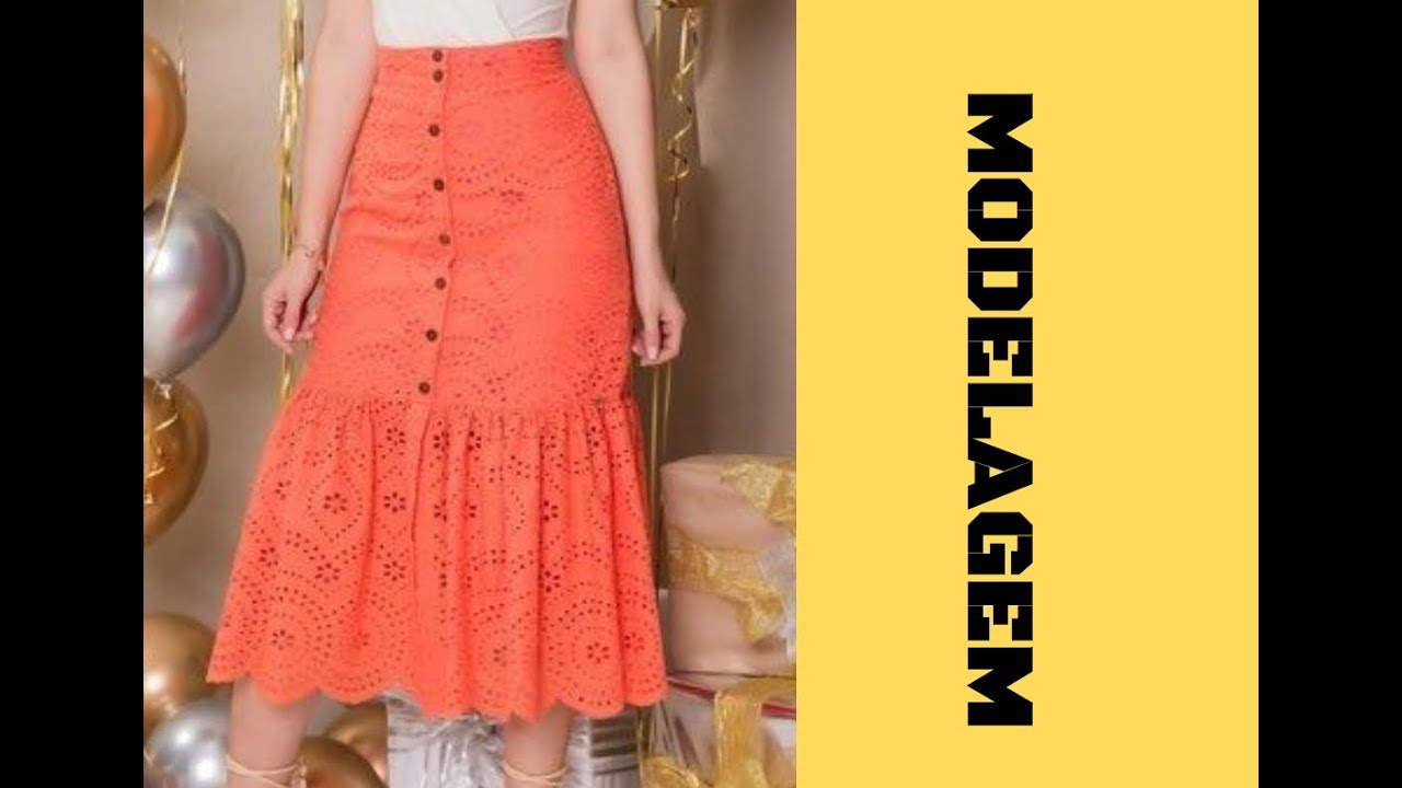 SAIA MIDI COM BABADO E ABOTOAMENTO NA FRENTE