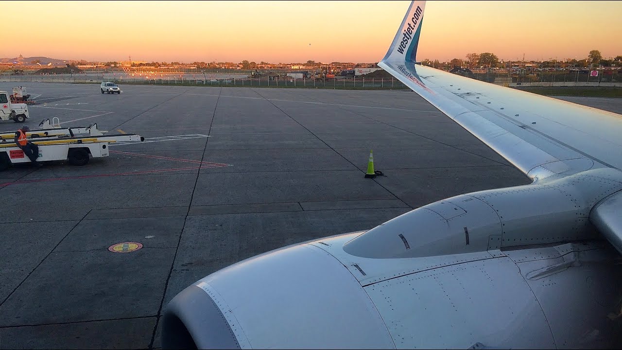 WestJet Boeing 737-700 Dusk Departure from Montréal Trudeau | Takeoff Roar & Sunset
