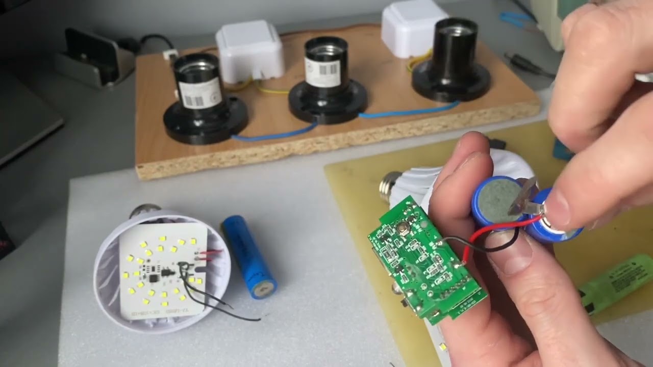 Как улучшить лампочку с аккумулятором, замена батареи на li ion 18650 сравнение плат светодиодов