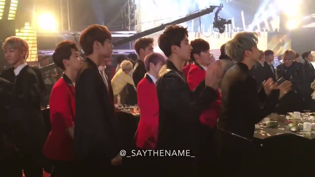SEVENTEEN react to EXO - Love Me Right @ SMA