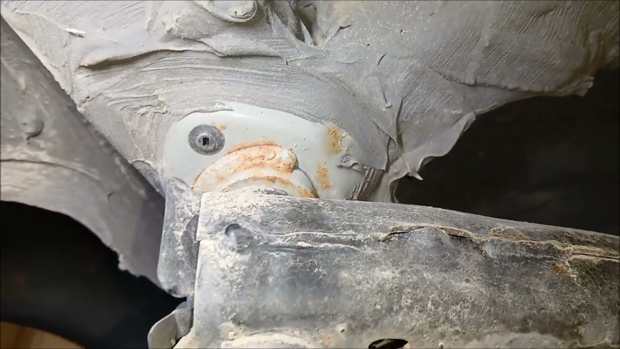 2021 Toyota Corolla nieHybrid - przegląd rdzy po 4 latach postoju.