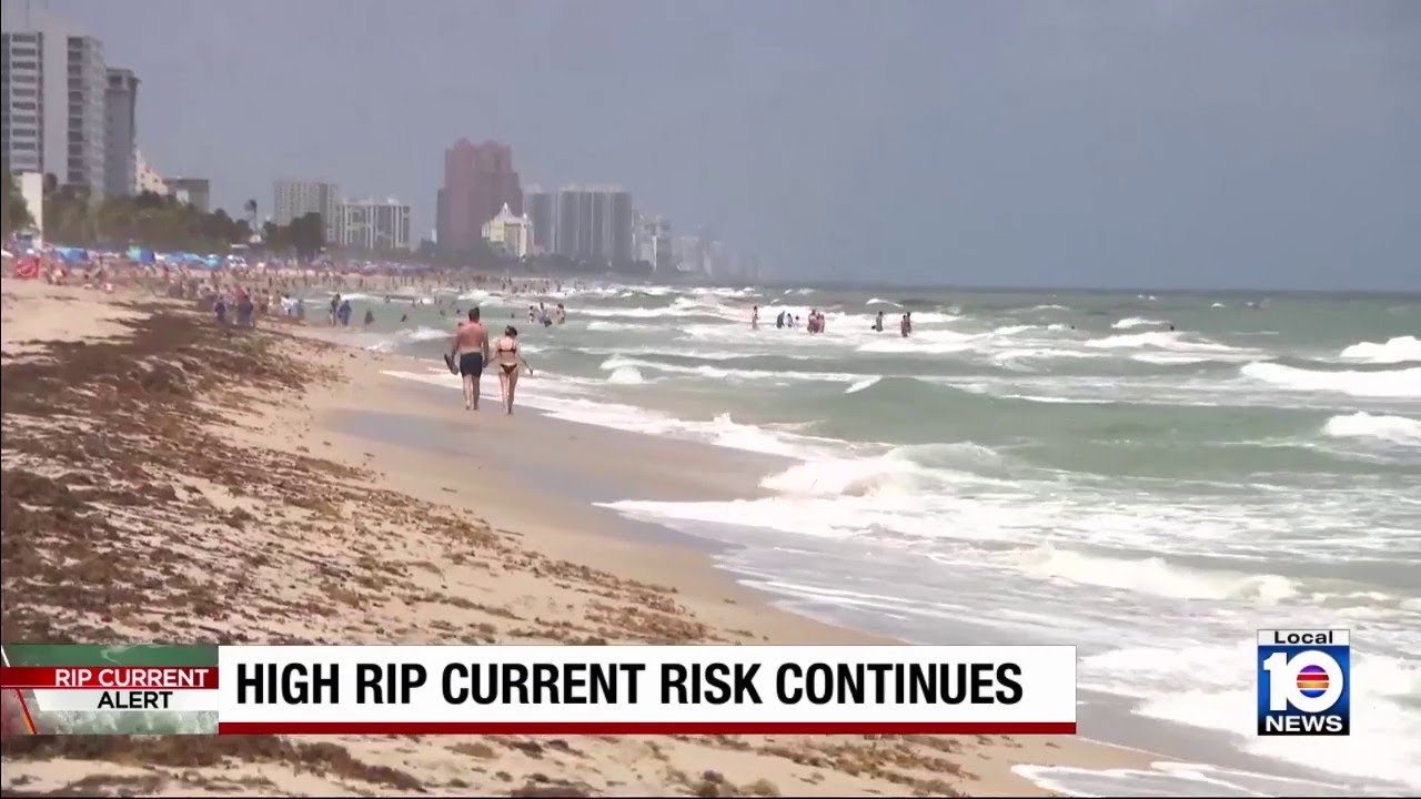 В Голливуде спасены десятки людей из-за сильных течений.