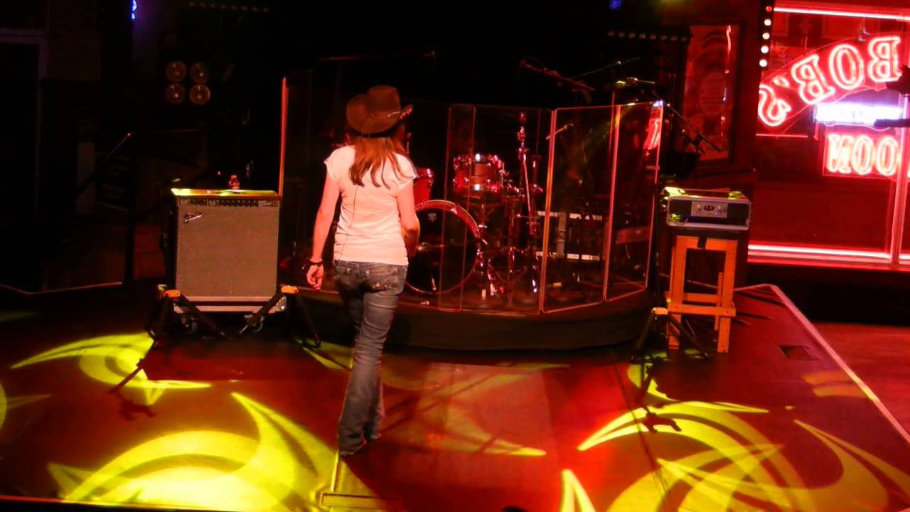ADRENALIZE Line Dance (Teach) - Séverine Moulin Billy Bob's