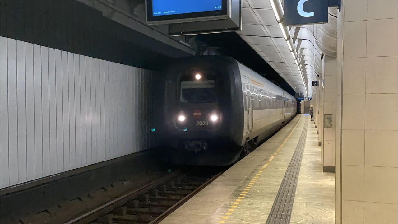 Tog i Nørreport/Train in Nørreport