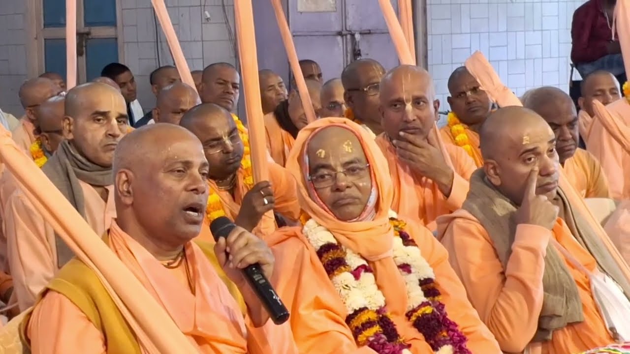 আচার্য দেবের শ্রীমুখে-শ্রীল প্রভুপাদের গুণ কীর্তন।