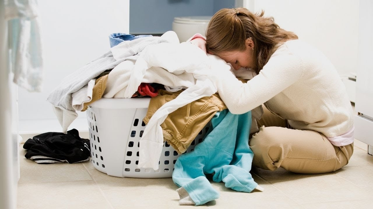 Cu ce se scoate mirosul urat (neplacut) din haine