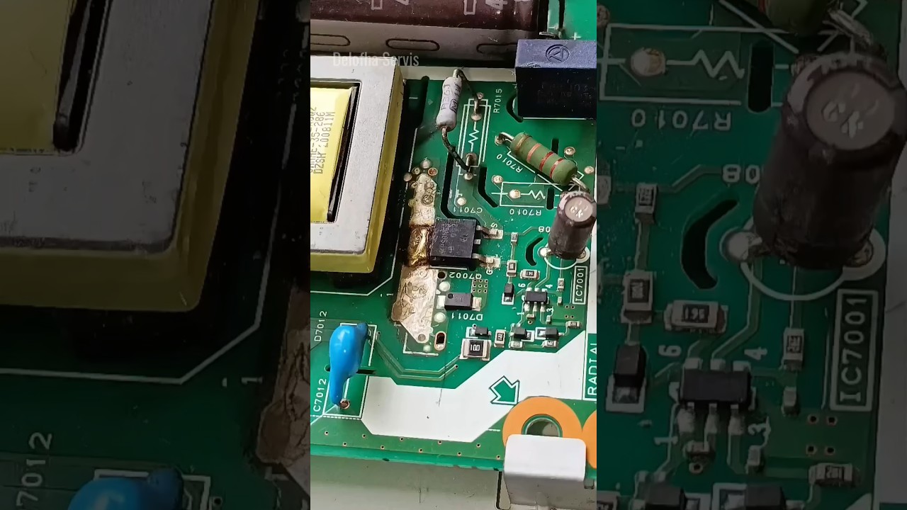 Removing SMD type MOSFET using manual soldering #Soldering #Removing #mosfet#smd #tips #electronic