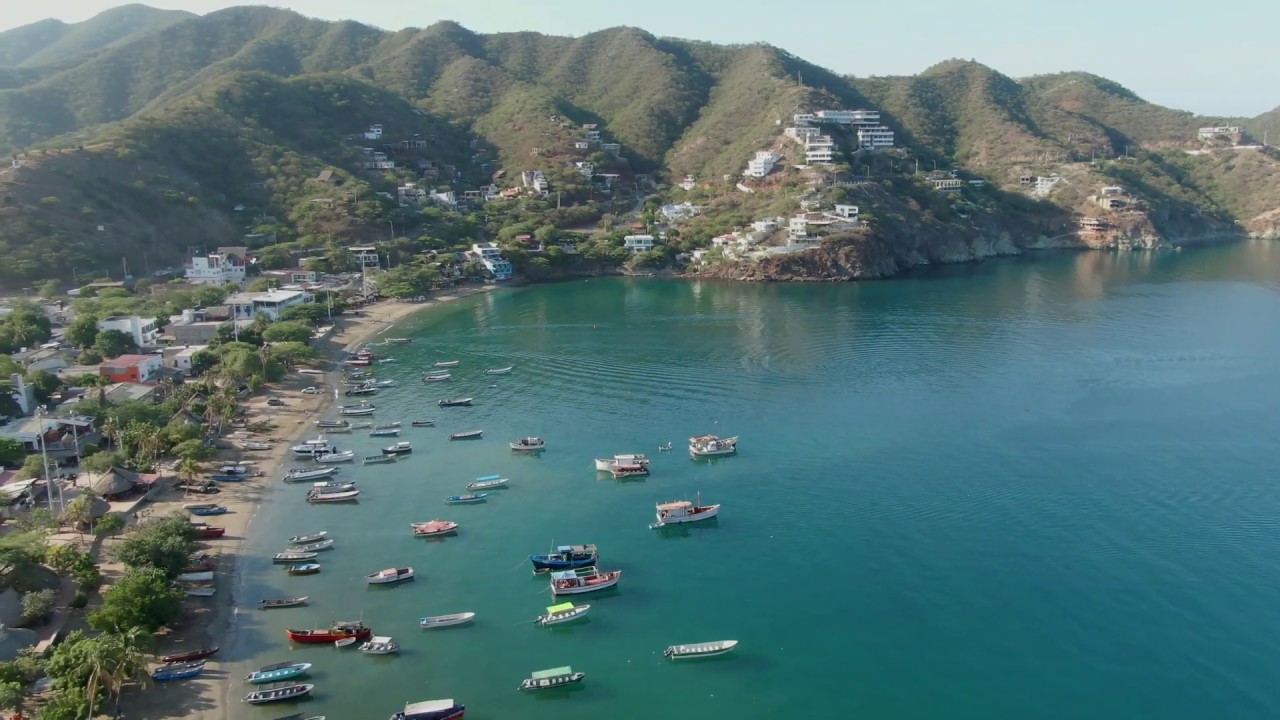 VOLANDO EN DRONE  4K , TAGANGA - SITIOS TURISTICOS - COLOMBIA