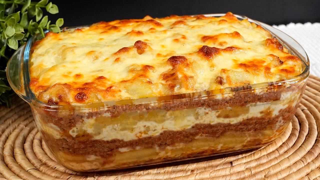 Это так вкусно, что я готовлю его каждые выходные! Только картошка, фарш и лук!