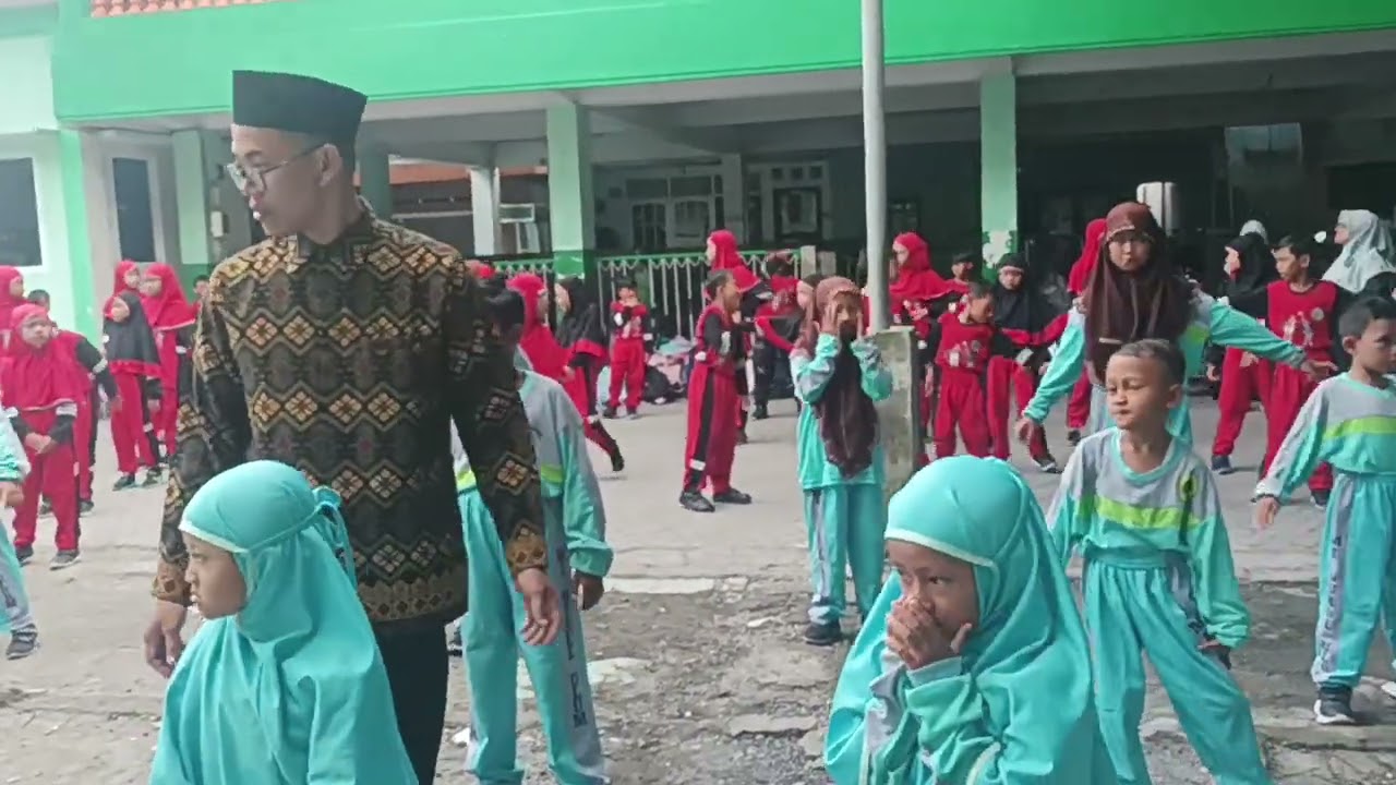 Doa dan Senam Indonesia Hebat 