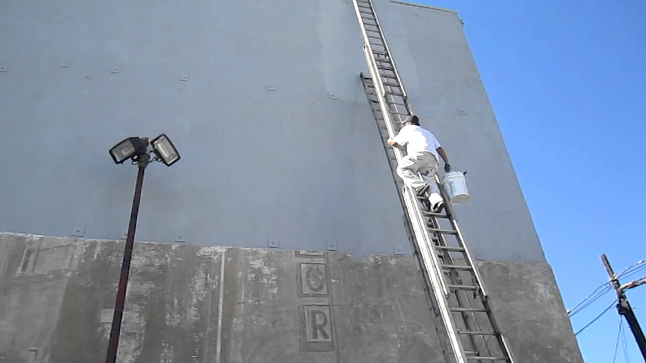 WINDWARD MURAL (PART 1) WORLDS TALLEST  LADDER  VENICE BEACH CALIFORNIA OCT 14, 2011