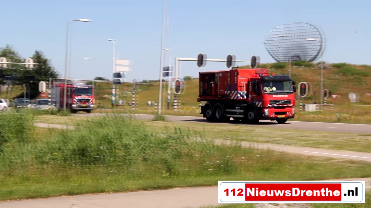 [PRIMEUR] brandweer rukt massaal uit voor brand DOC Kaas Hoogeveen