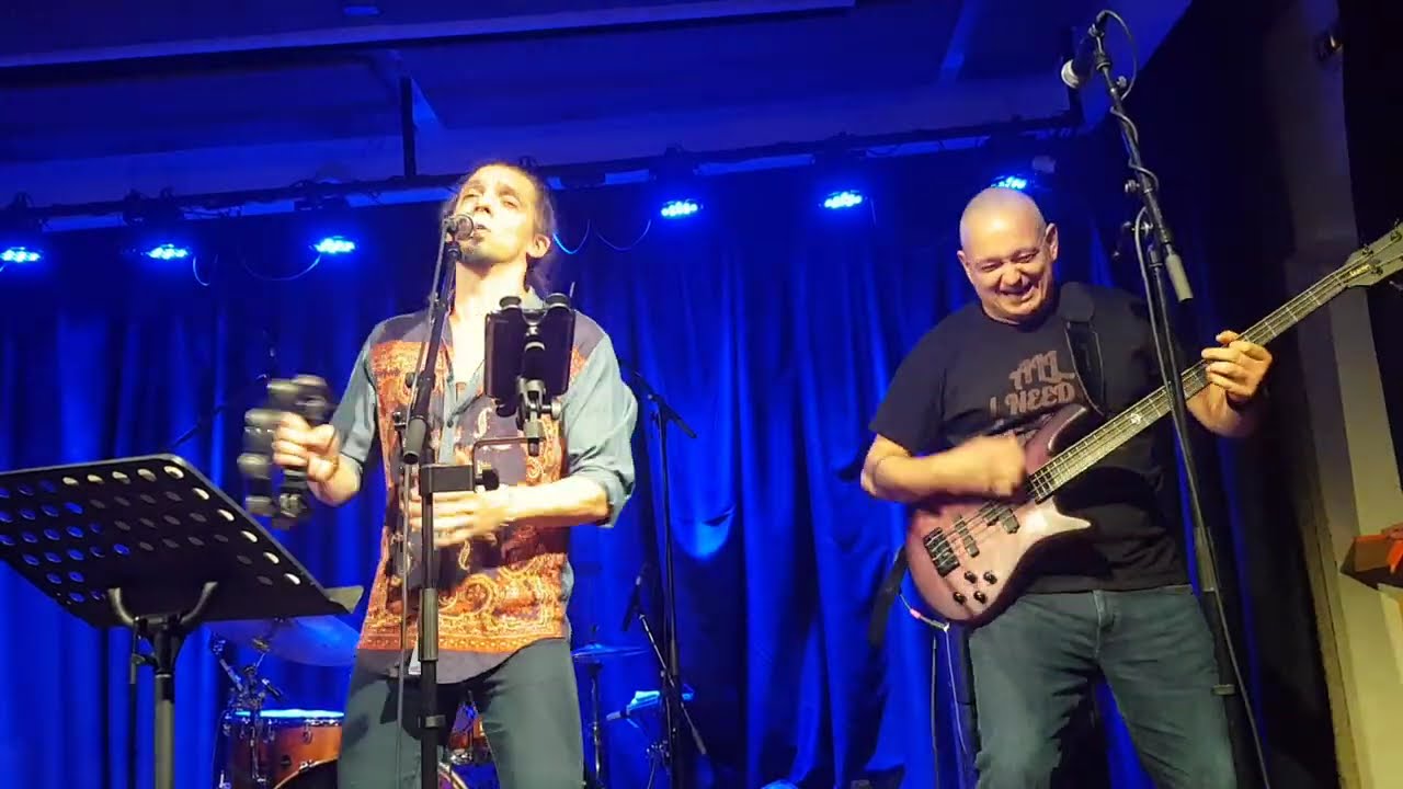 Mini - Kell a barátság: Úton a Föld felé + Fekete gép (Muzikum 2025. 09. 19.) - Mini cover