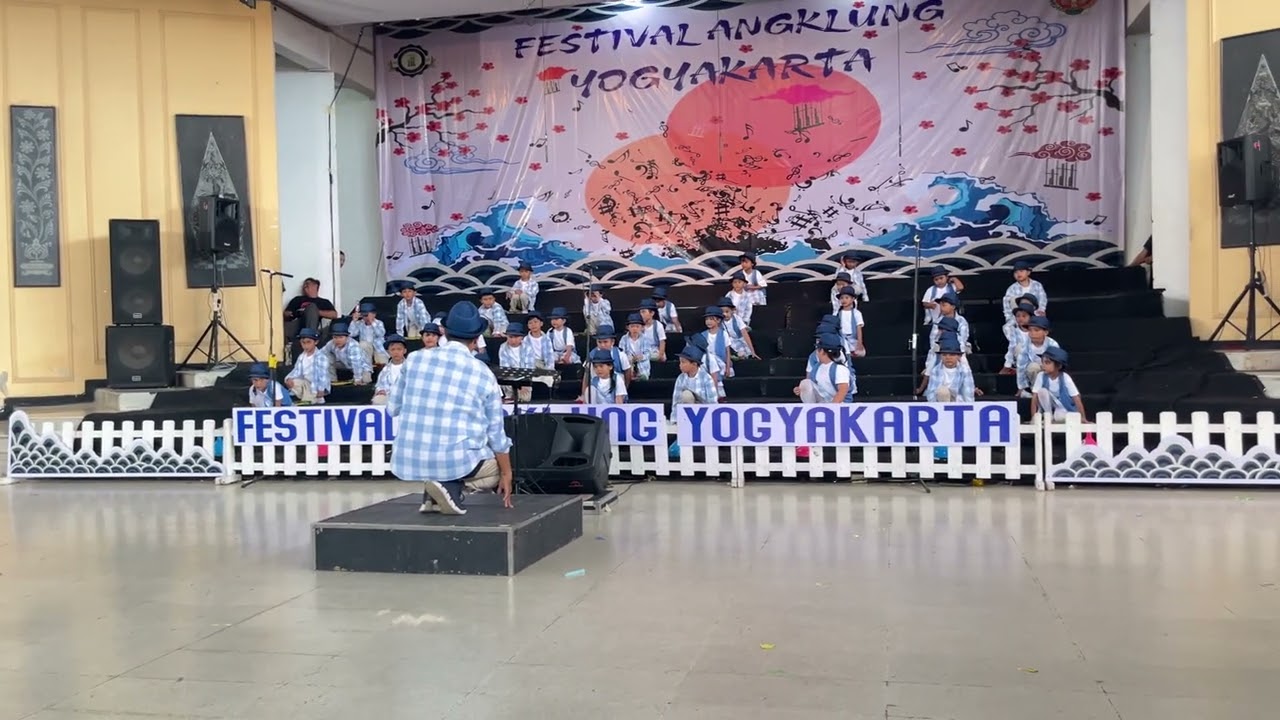 Festival Angklung TK Negeri 2 Sleman di gedung APMD Yogyakarta 15 Februari 2026 Tim A