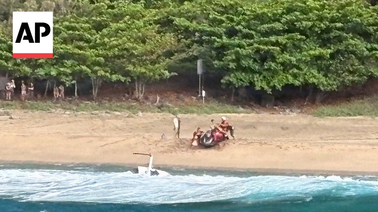 3 killed in helicopter crash off the coast of Hawaiian island of Kauai