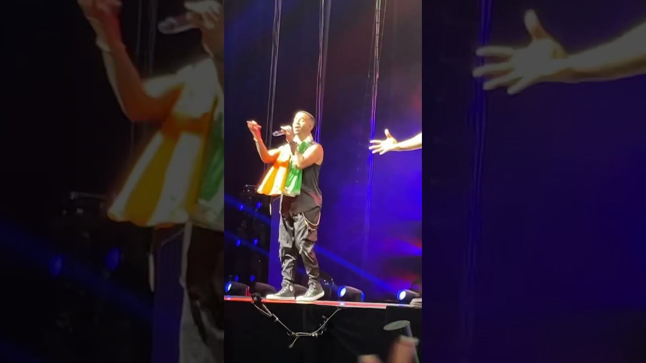 JLS Beat Again Tour - Everybody In love 💙❤️💚💛