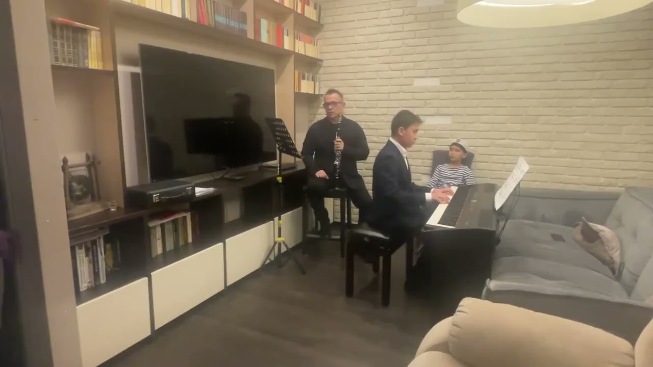 Иван, 12 лет и Владимир (отец). Муз. И.Матвиенко, сл. А.Шаганова «Там, за туманами»