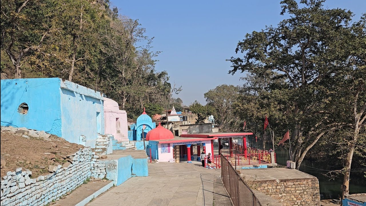 सती अनूसया का हजारो वर्ष पुरातन आश्रम.. स्फटीक शिला... चित्रकुट भाग 2