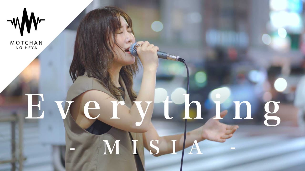 新宿に響き渡る透き通る歌声が通る人の足を止めていた!! Everything / MISIA （Covered By アノエリカ） @SingerEllie