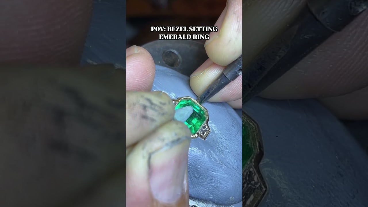 How Bezel Set Delicate Colombian emerald 3 Stone Diamond ring - Build your Custom Ring #emeraldring