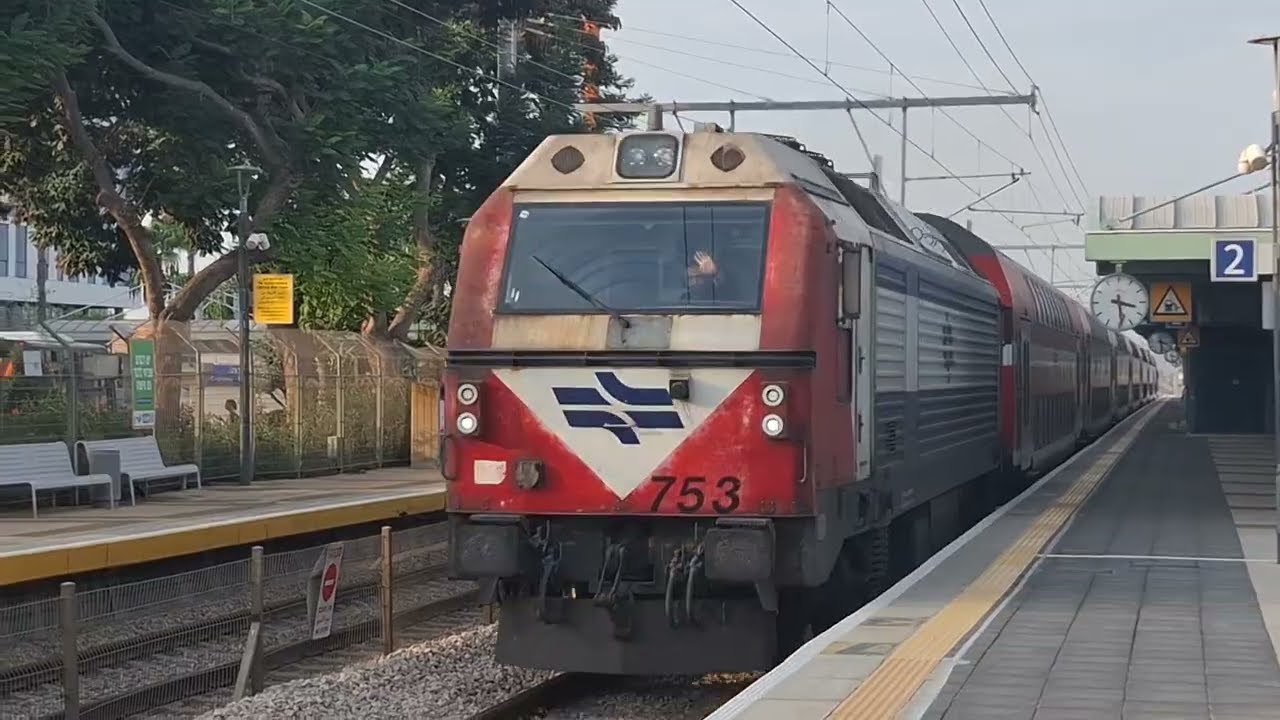 Trains at Caesarea - Pardes Hanna Station ● 03.11.2025