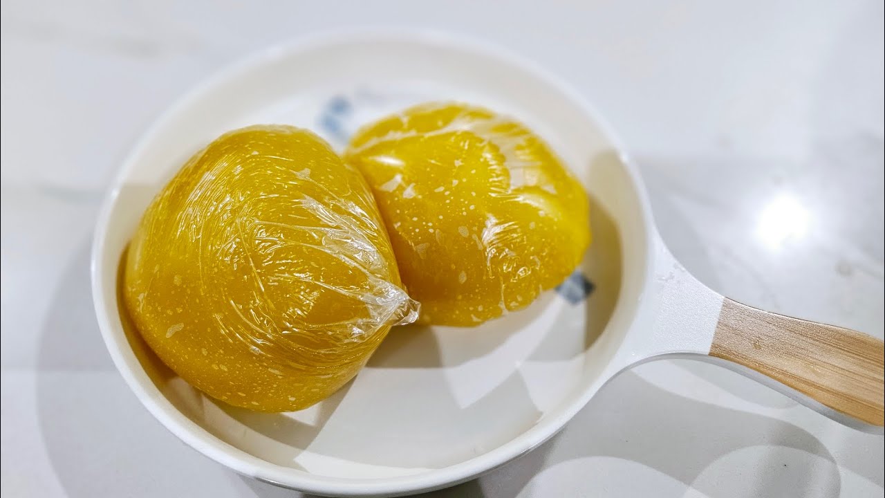 Easy way to make starch swallow using a non-stick pot. #short #nigerianfood #fufu ##easyrecipes 