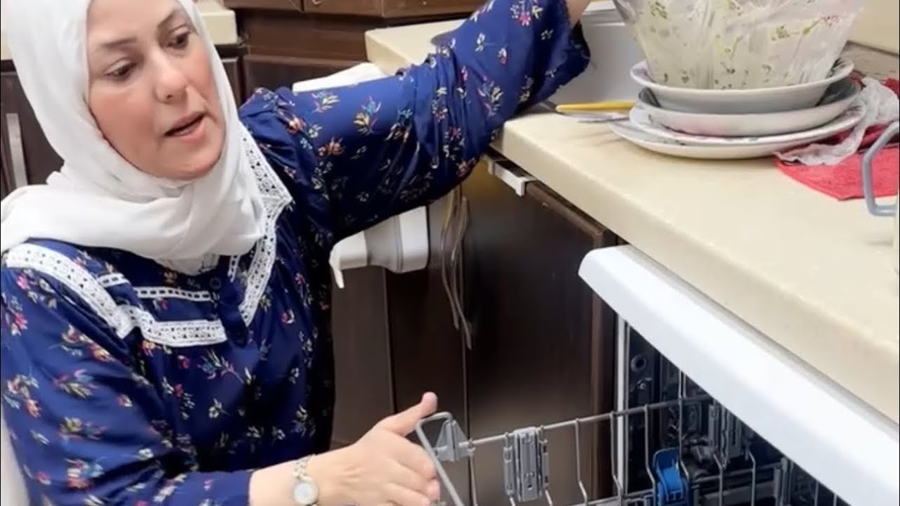 غسالة الصحون مش ماسكة عليكو ذلة 😂تعالي شوفي المرمطة عالطرق عشان يوصلك اسدال يليق بيا وبيكي محترم😂