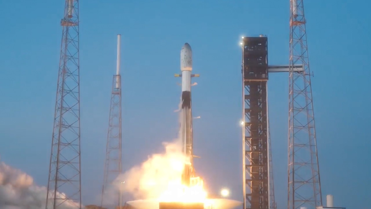 SpaceX запустила спутники Starlink в рекордный 35-й полет ракеты-носителя и успешно совершила пос...