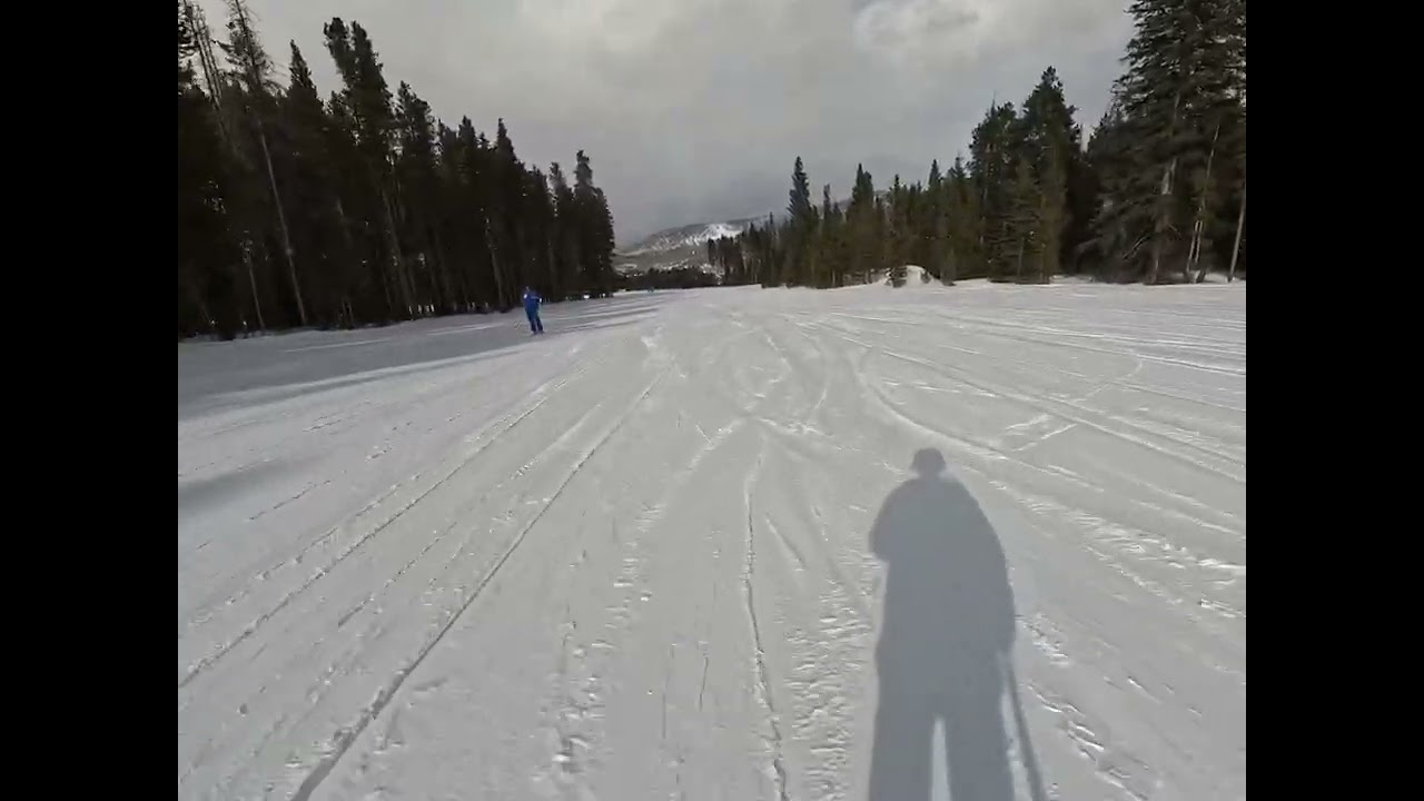 The best place for ski beginners in Breckenridge CO - Quicksilver superchair on peak 9